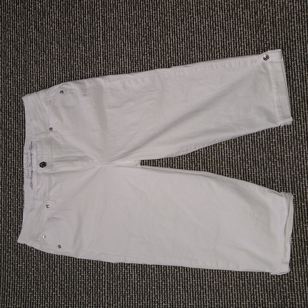 Ladies White Denim Capris
